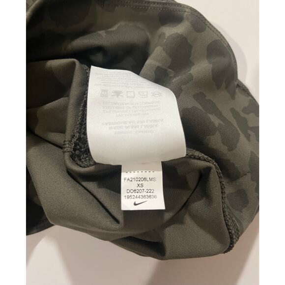 Nike shorts - Picture 3 of 7